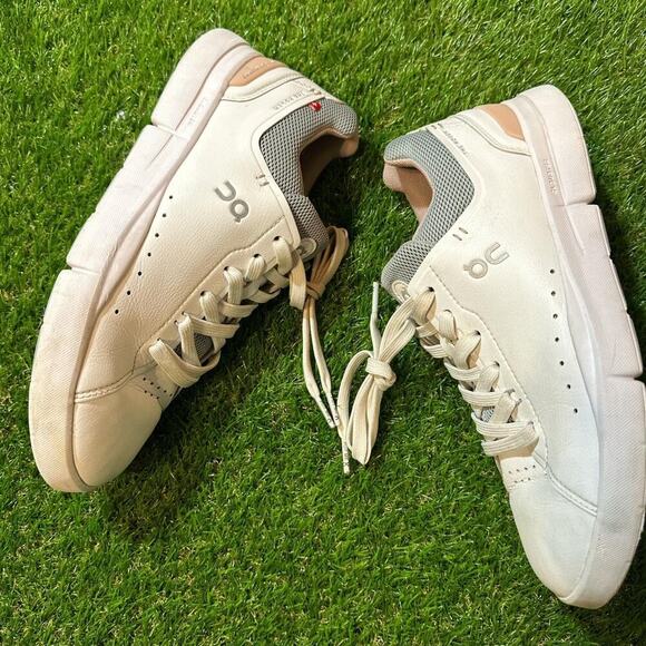 • On Running "The Roger" Sneakers 👟 - Picture 3 of 7